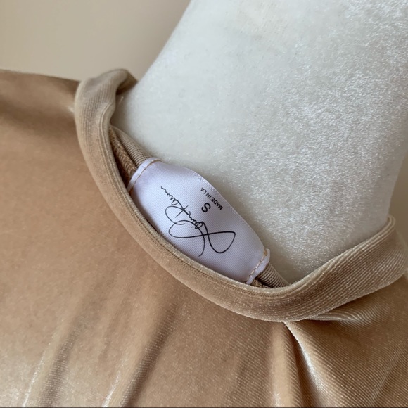 Laina Rauma gold leisure velvet top - Picture 7 of 7